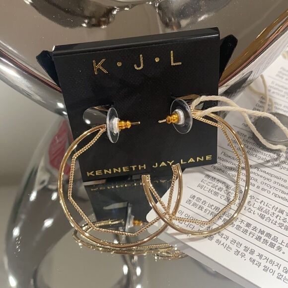 Kenneth Jay Lane Earrings - Picture 3 of 8